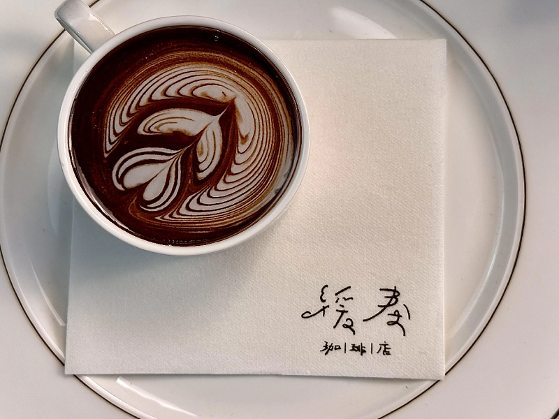 Ako koktailové obrúsky zlepšujú zážitok hostí na večierkoch?